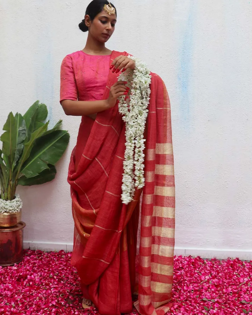 Jyotsna Maroon Handwoven Linen Zari Saree - Eknoor