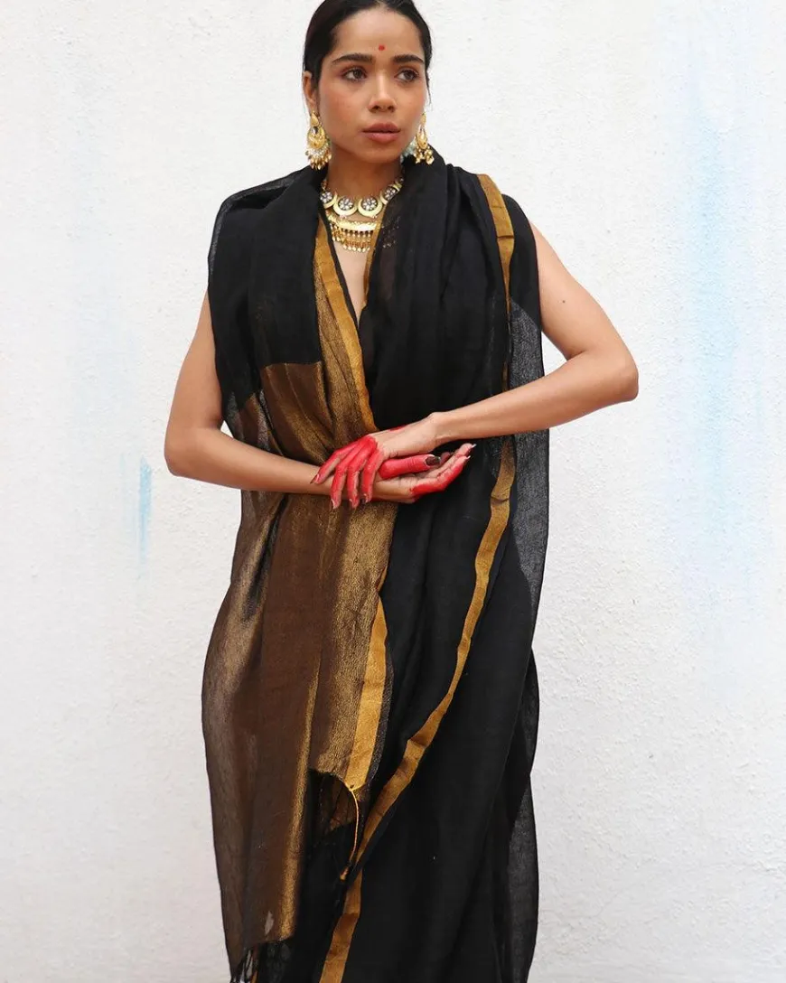 Labanya Handwoven Linen Zari Saree