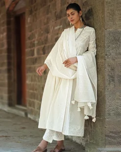 Swan’s Breath Ivory Block Printed Dupatta - SFD
