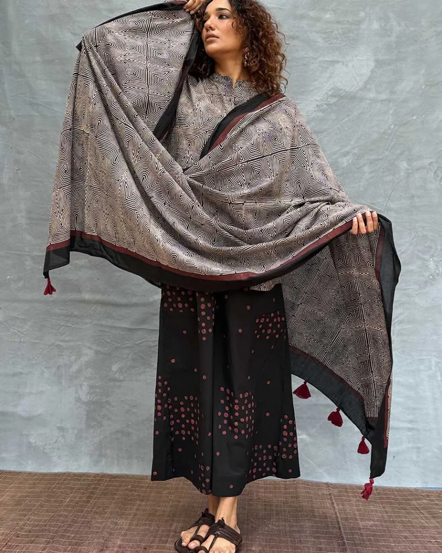Winter’s Veil Blockprinted Cotton Dupatta