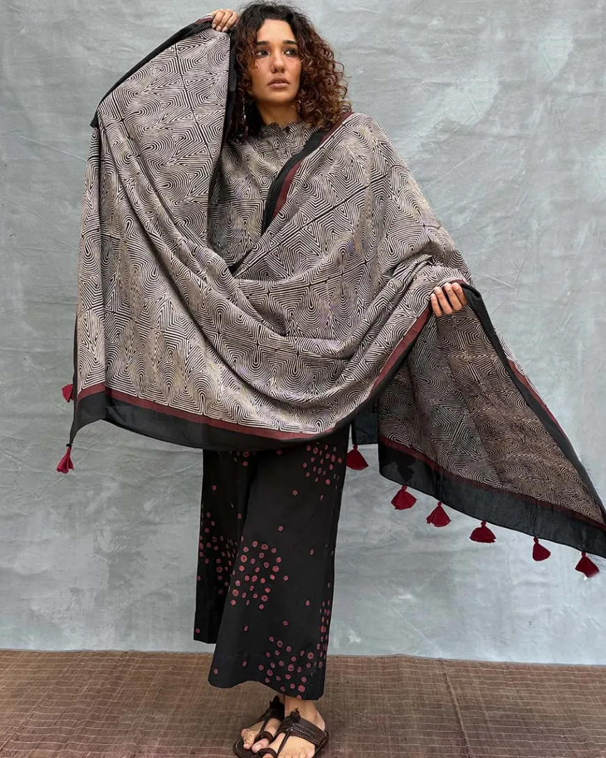 Winter’s Veil Blockprinted Cotton Dupatta