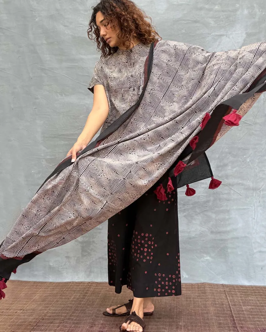 Winter’s Veil Blockprinted Cotton Dupatta