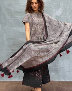 Winter’s Veil Blockprinted Cotton Dupatta