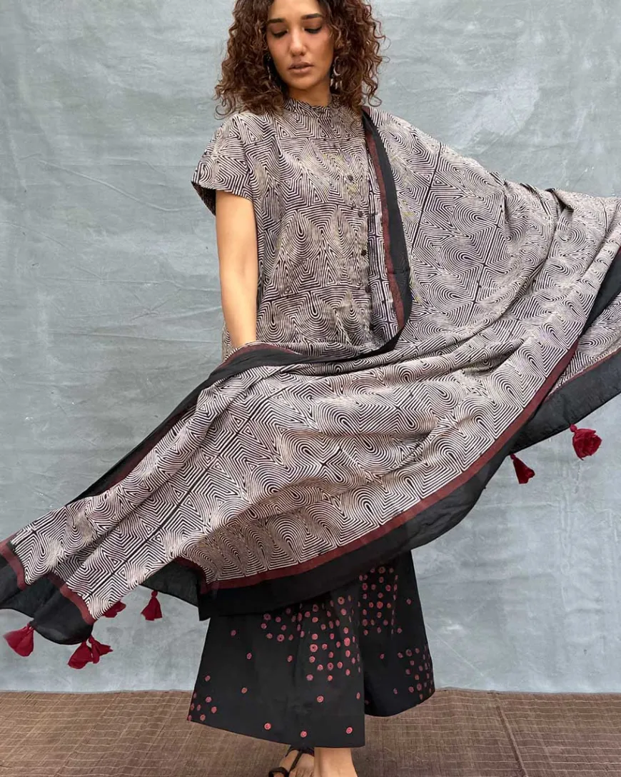 Winter’s Veil Blockprinted Cotton Dupatta